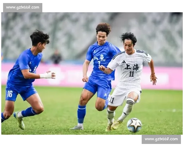 81 岁根宝挂帅南下，上海 U20 扛男足荣誉冲冠